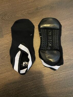 Arebesk varsity grip socks